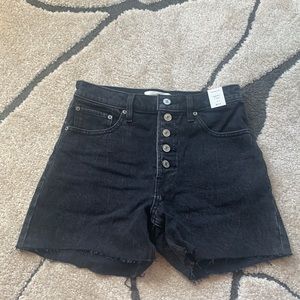 ABERCROMBIE HIGH RISE MOM SHORTS 26/2
